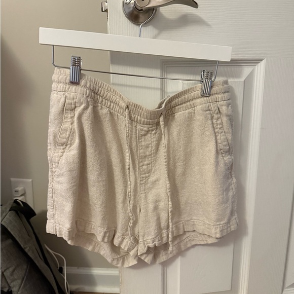 Old Navy cream linen shorts - Picture 1 of 2